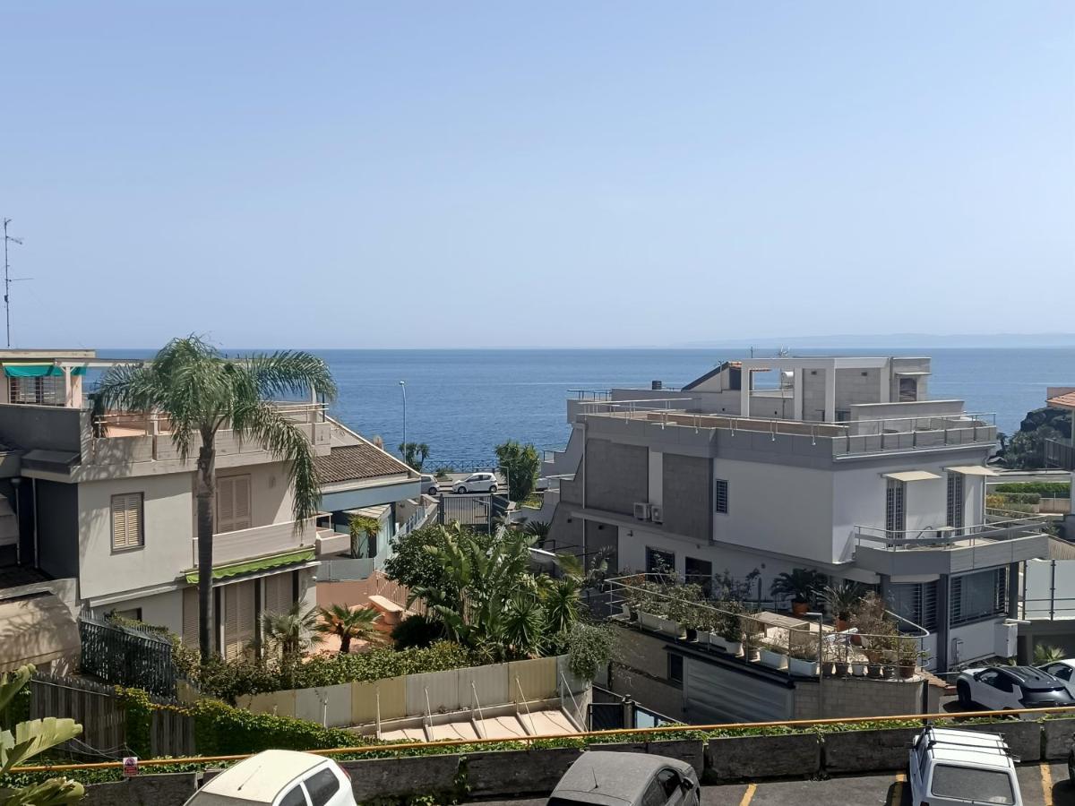 Venusilia Apartment - Free Parking Aci Castello Exterior photo